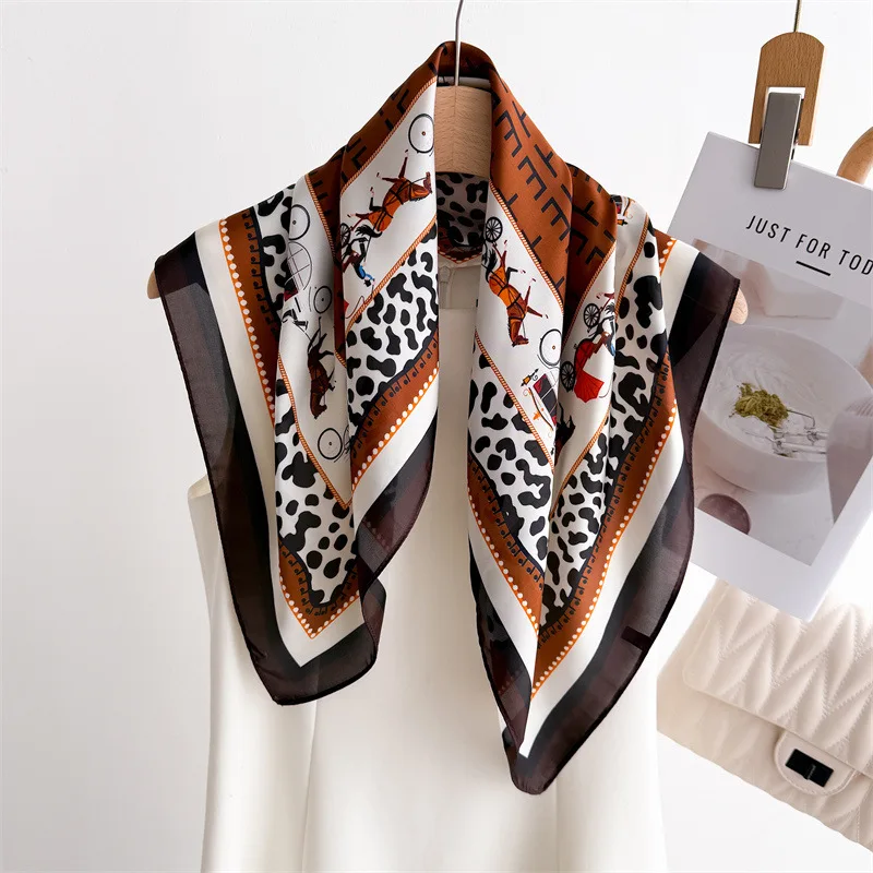 

Luxury Leopard Print Carriage Printed Scarf Women's Spring and Summer Soft Satin Scarf Retro Versatile Shawl Headscarf