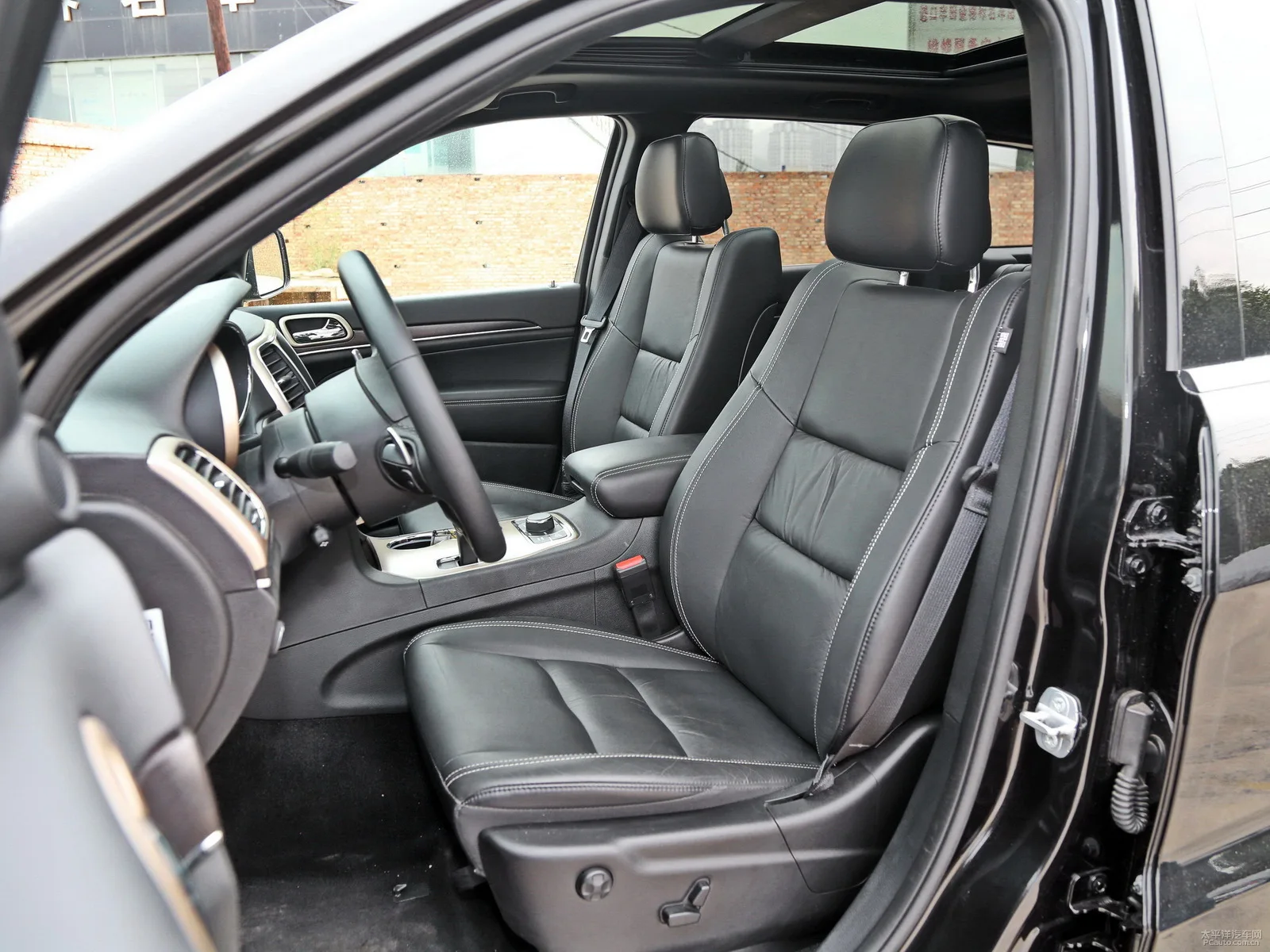For jeep grand cherokee wk2 Custom Car Seat Covers Luxury Nappa Leather 100% Fit Interior Accessories 360° Full Cover