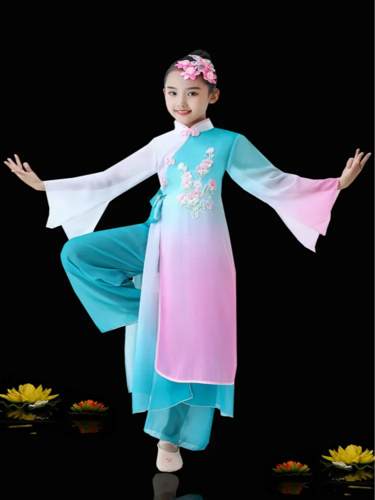 Klassieke Yangko-dansvoorstelling voor kinderen, elegant fan-danspak, oude Hanfu-paraplu Yangko-podiumvoorstelling