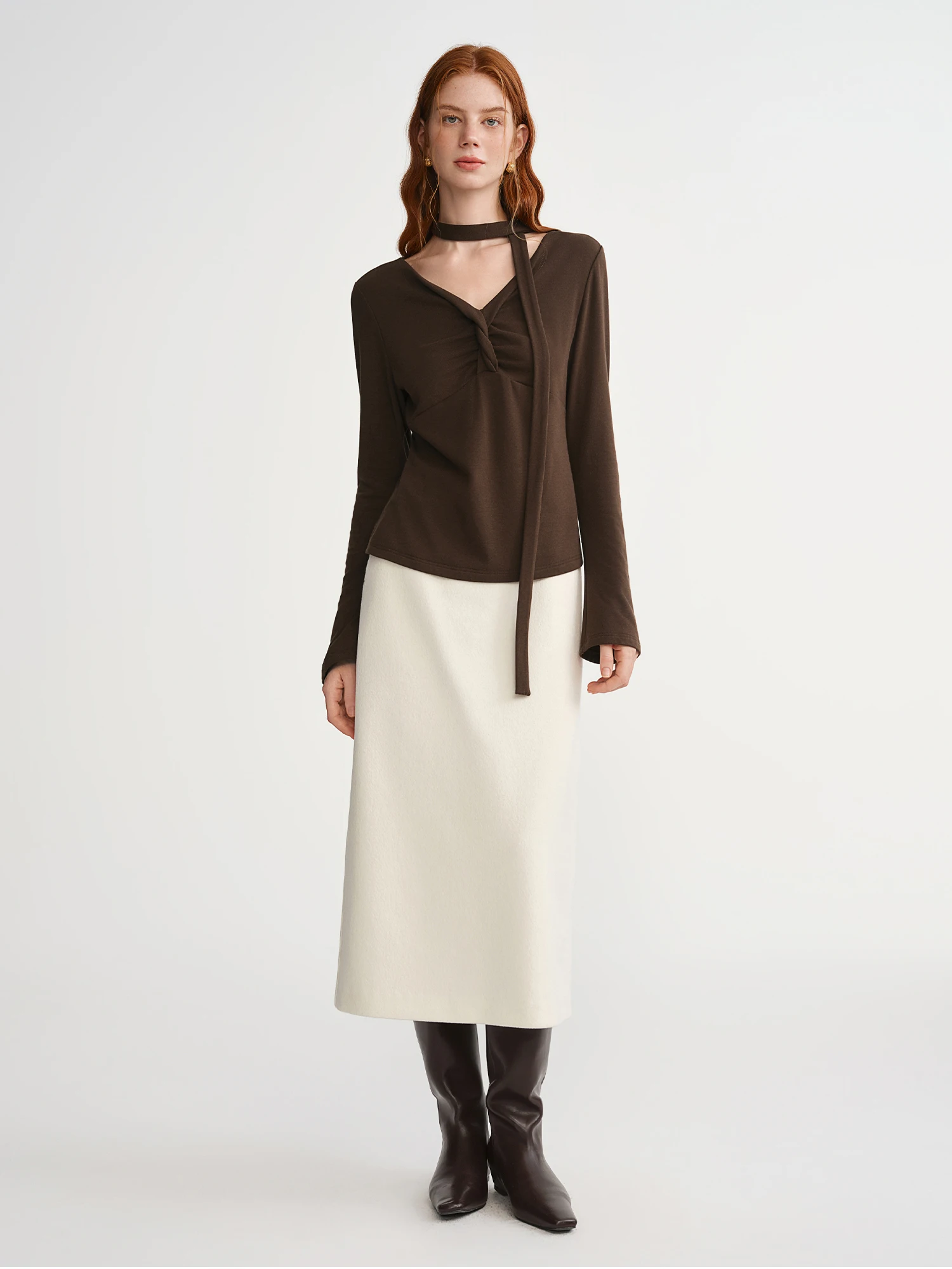 DUSHU Plus-Size Irregular Twist Brown T-shirt Long Sleeve V-neck Slim Retro Trendy 2025 Winter Wear Inner Top Simple Pullovers