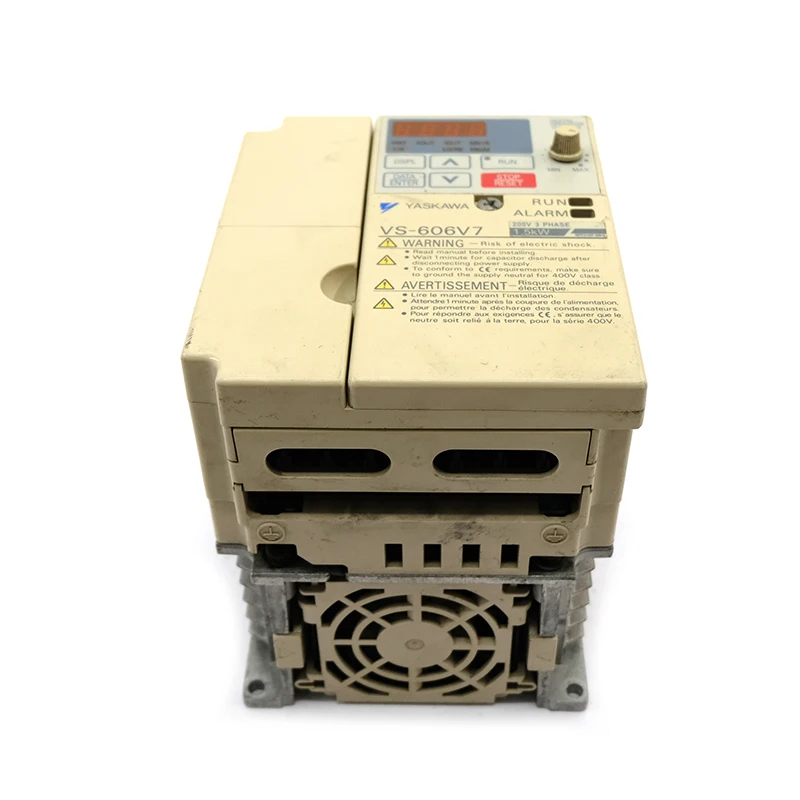 High Reliability And Durability Current Vector 11kW 21.5A 3Phase AC200-240V Frequency Converter CIMR-V7AT21P5 For Ya-sk-awa