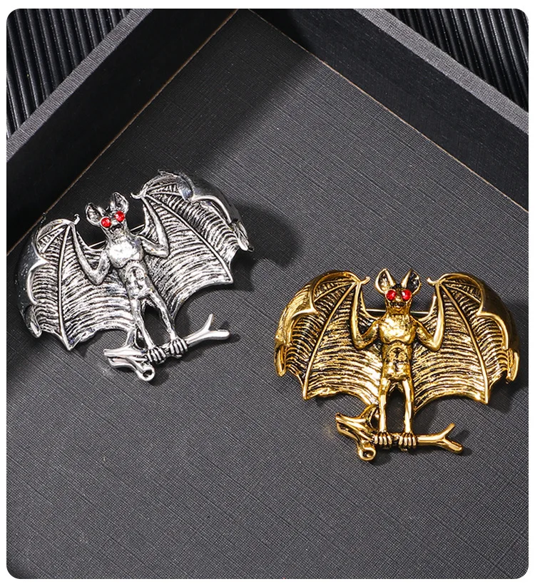 

Gothic Animal Bat Halloween Brooches Pins for Women Men Punk Cool Jewelry Male Female Badge Party Office Gifts Corsage