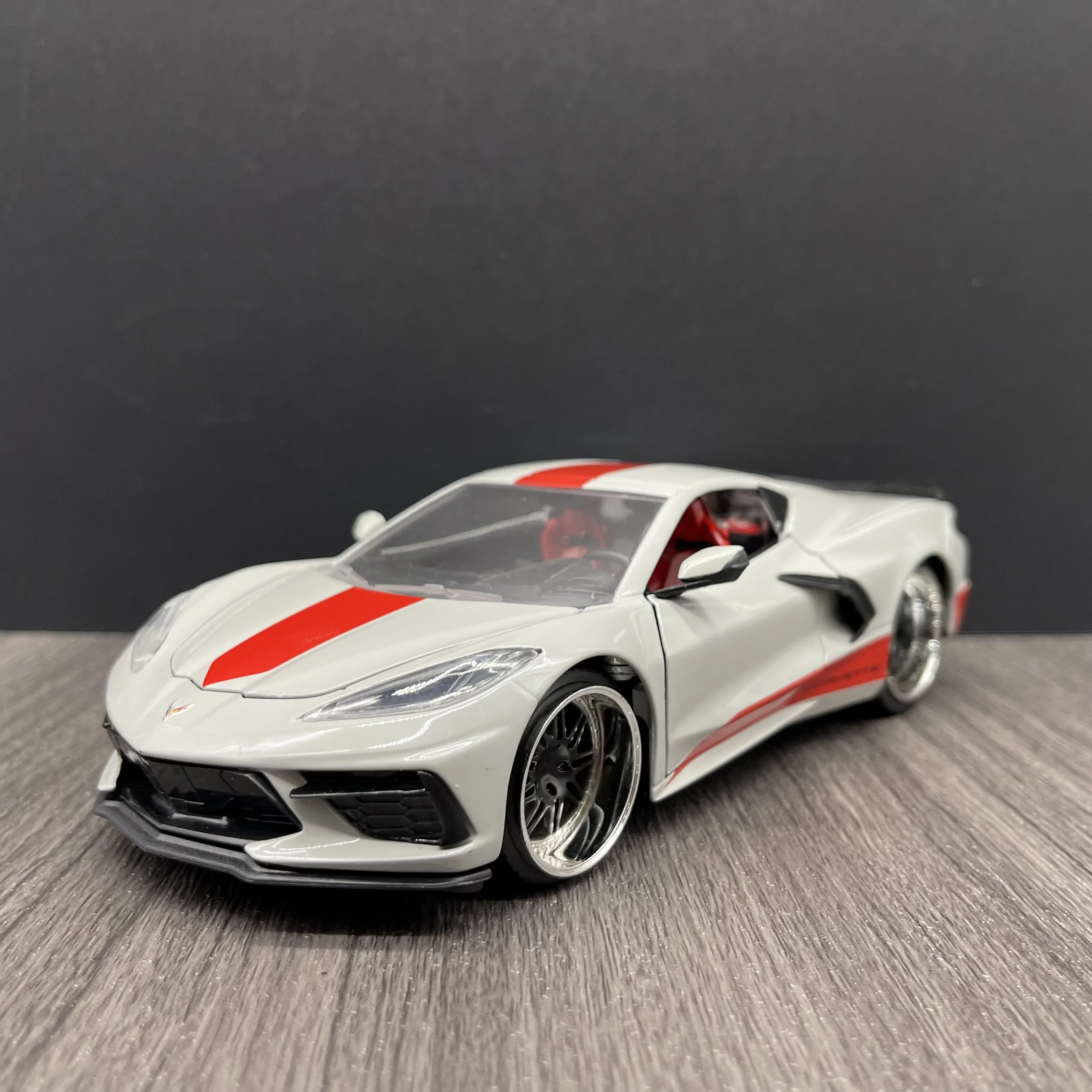 Jada Toys Big Time Muscle 1:24 2020 Chevrolet Corvette Stingray Die Cast Car Candy Blue Red Black White Toys for Kids and Adults