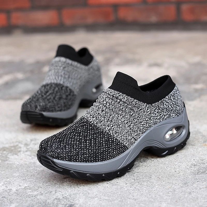 Fashion Lightweight Women Sneakers Casual Thick Bottom Women's Walking Shoes Breathable Shake Shoes Women Zapatos De Mujer