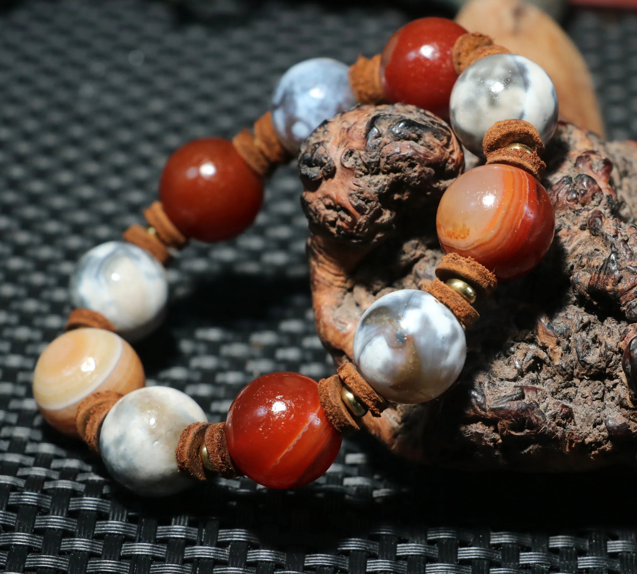 

Treasure Magic LKbrother Magic Power Tibetan Old Agate Tang Dy gray&red dZi Bead Bracelet Bangle Totem Amulet Jewelry Gemstone