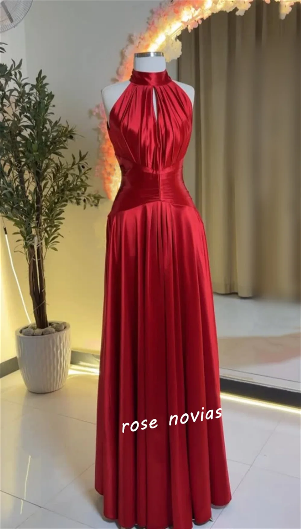 Abito da festa personalizzato Charmeuse Piega Collo alto Backless Abiti lunghi rossi Occasioni su misura Classico Elegante Semplice