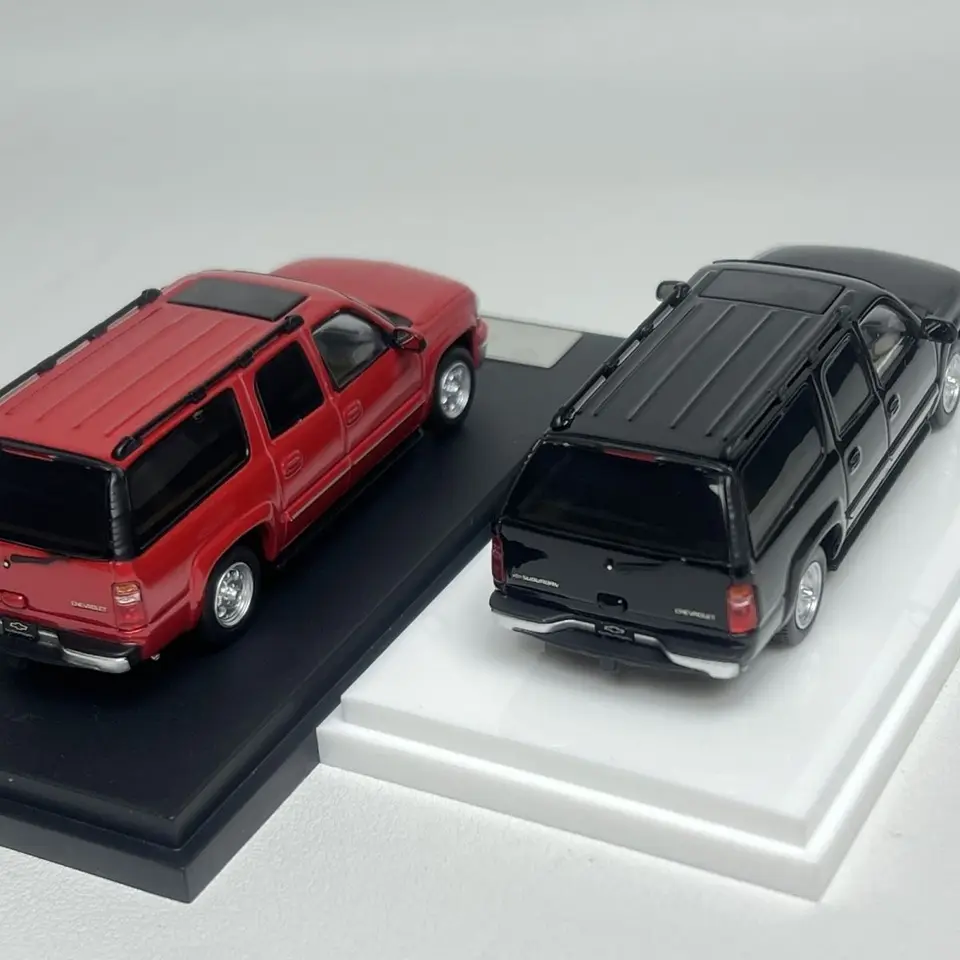 Modelo de Carro em Liga Metálica Mk 1:64 Chevrolet Suburban Preto