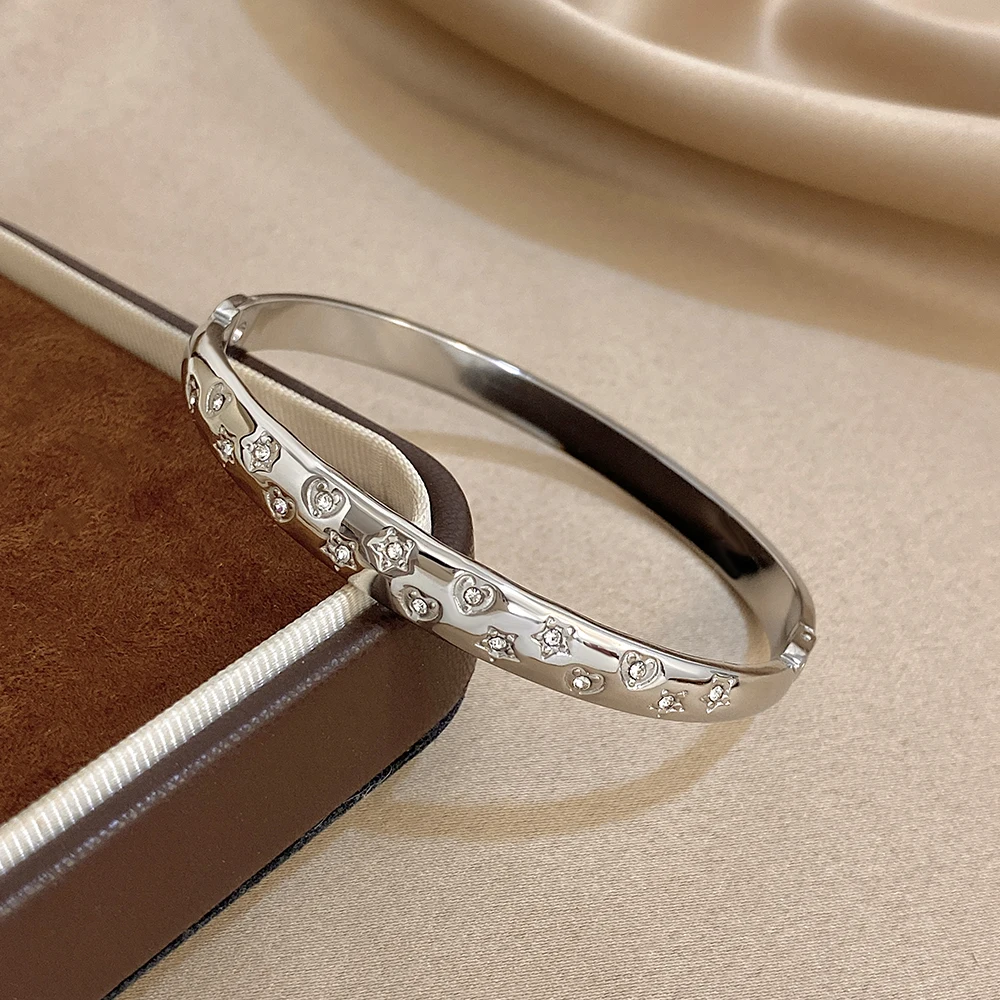 DODOHAO رائعة ستار القلب الفولاذ المقاوم للصدأ الإسورة سوار للنساء 2026 موضة مقاوم للماء الكفة المستديرة الإسورة مجوهرات الحفلات