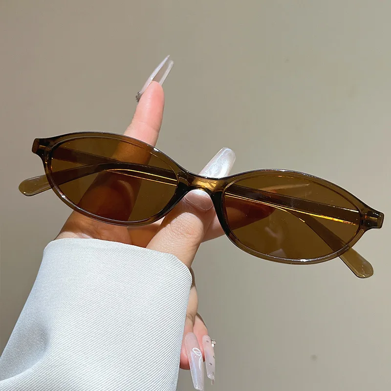 A Pair of Oval Retro PC Glasses for Men and Women with A Small Face Design/versatile for Multiple Indoor Scenes Sunglasses