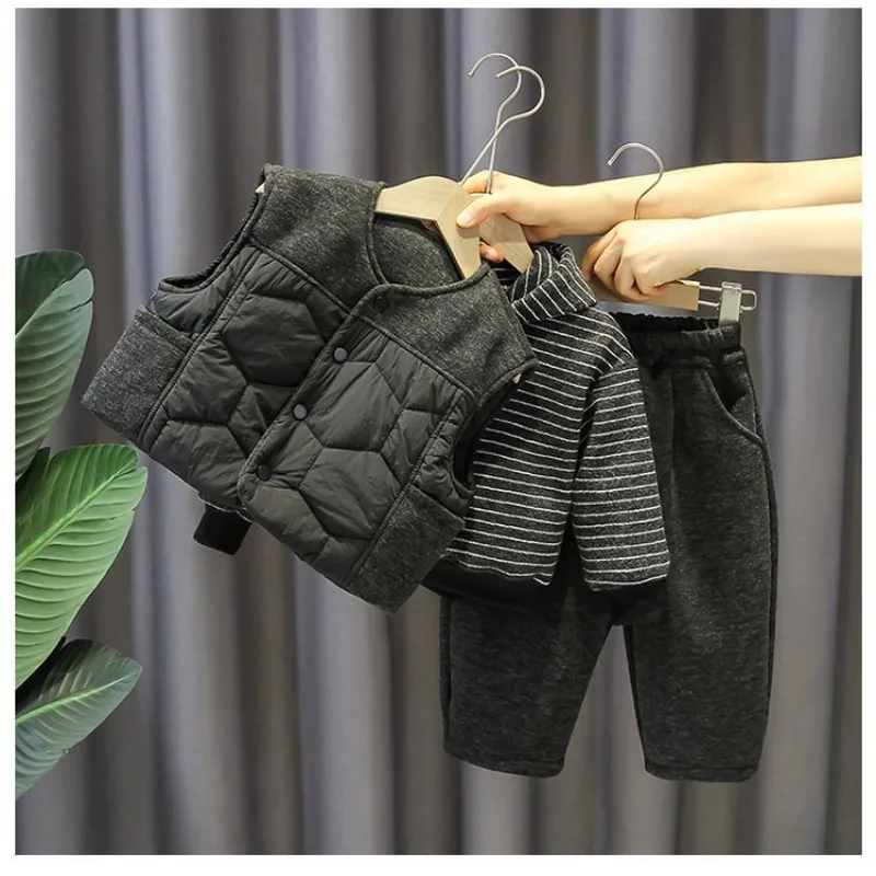 Boys' Cool Set 2026 Autumn/Winter New Korean Edition Splicing Vest+Velvet Hooded Striped Sweatshirt+Long Pants 3-Piece Set