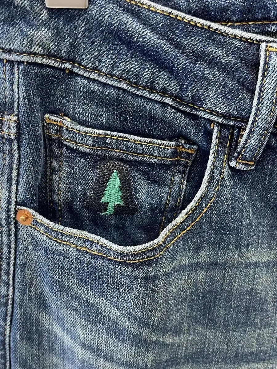 Menswear Clothing Retro Jeans Men's Spring and Summer 2025 New High-end Embroidered Trousers Small Straight Feet Slim Trend Men