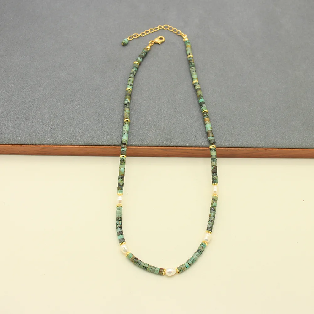 Niche Style Natural Pearl Clavicle Chain Matching Red and Green Emerald Stone Earrings