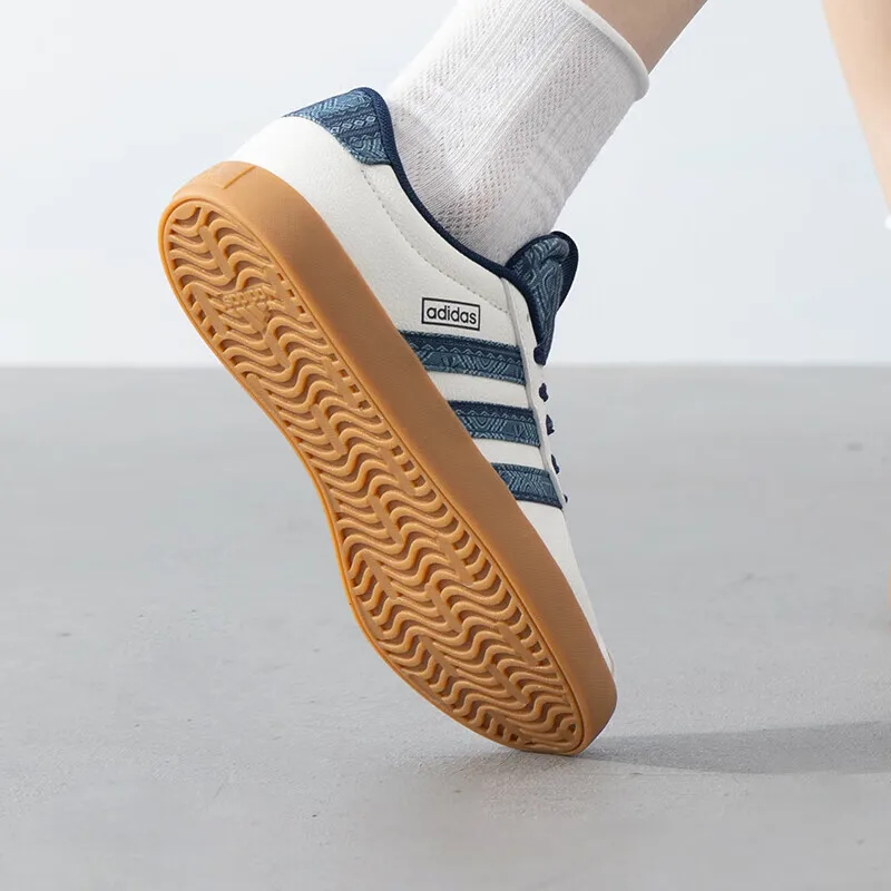 Adidas sepatu kasual wanita sepatu 2024 baru musim gugur VL COURT 3.0 tren sneakers ringan bersirkulasi sepatu papan retro IH4809