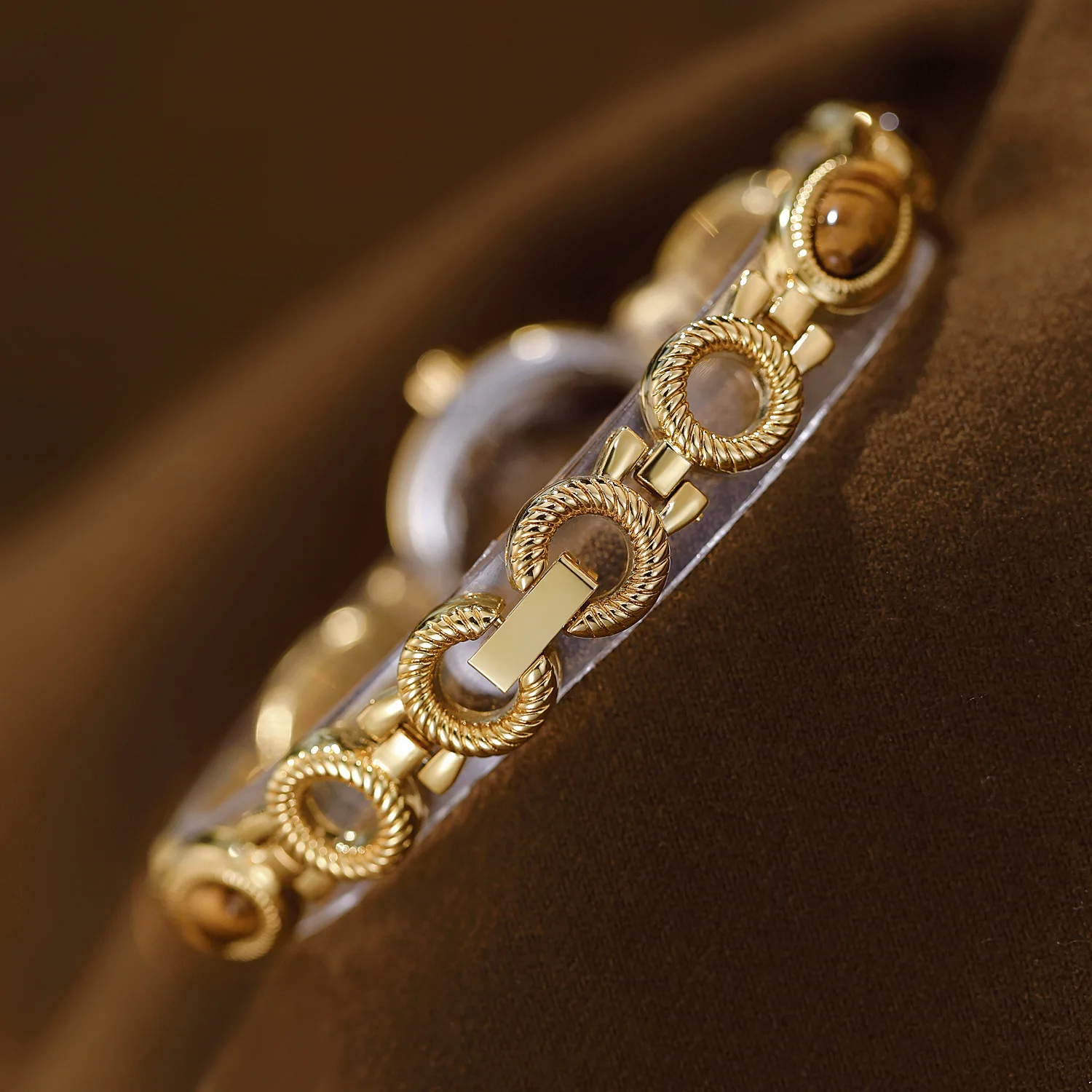 BS Woman Watches Luxury Gold Vintage Jade Bracelet Quartz Wrist Watches Ethnic Unique Personality Light Luxury Retro Watch Gifts