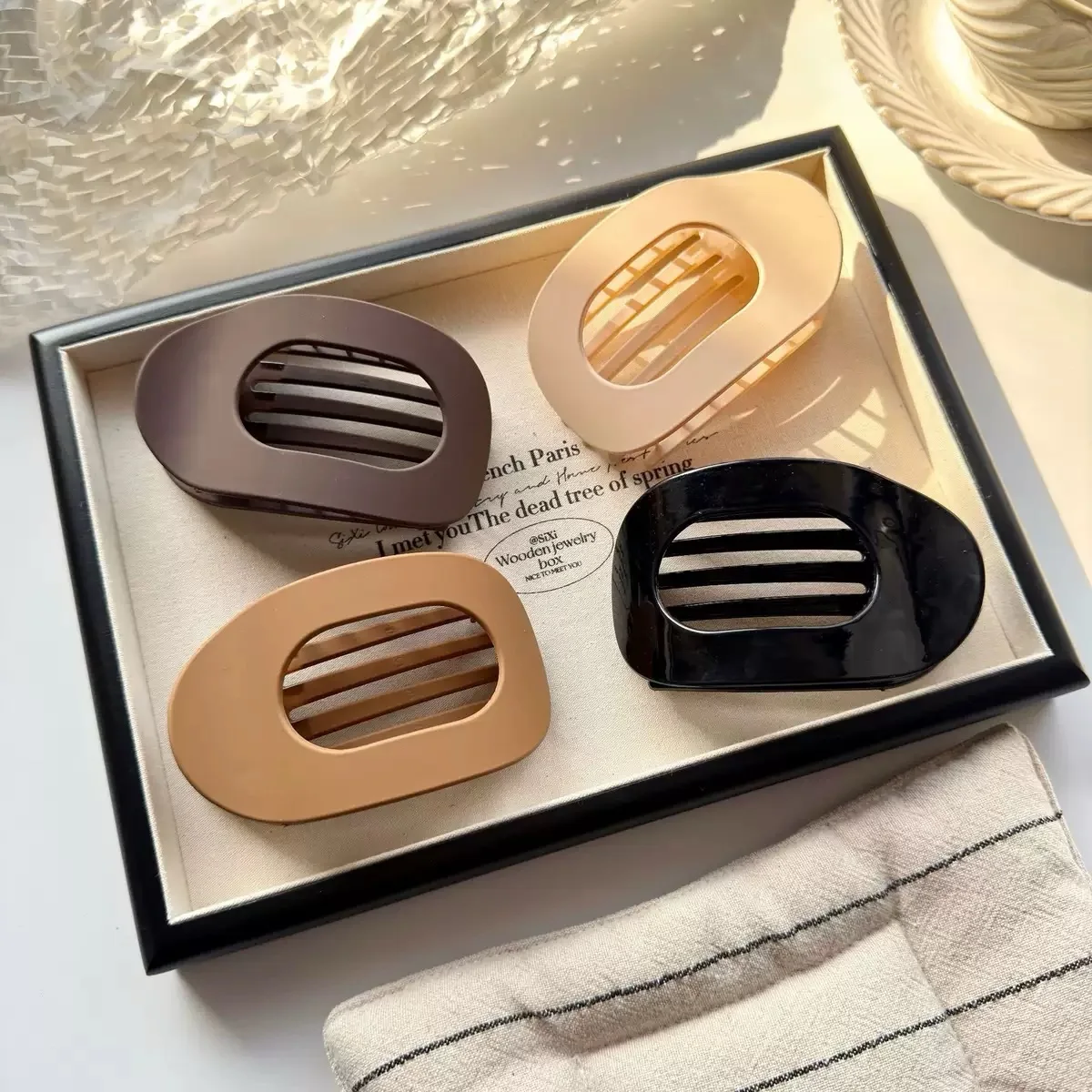 Women'S Stylish Oval Flat Hair Clips - For Optimal Hold - Available In Solid Colors And Leopard Print For Versatile Use