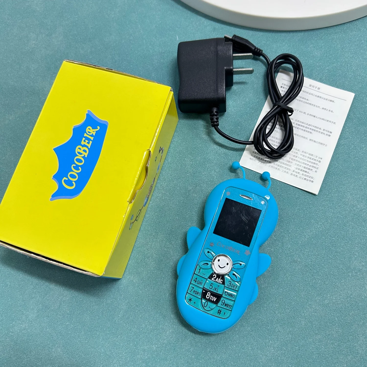 COCOBEIR D666 2G Cute Mini Cellphone Dual SIM Card Camera FM Radio Bluetooth Alarm 1500mAh GSM Mobile Phone Multi-language