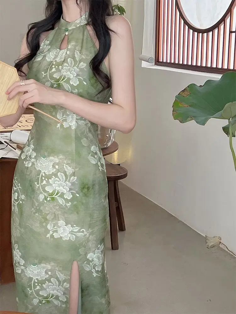 

2024 New Improved Cheongsam Qipao Daily Summer Youth Style Elegant New Chinese Green Hanging Neck Evening Wedding Dress for Wome