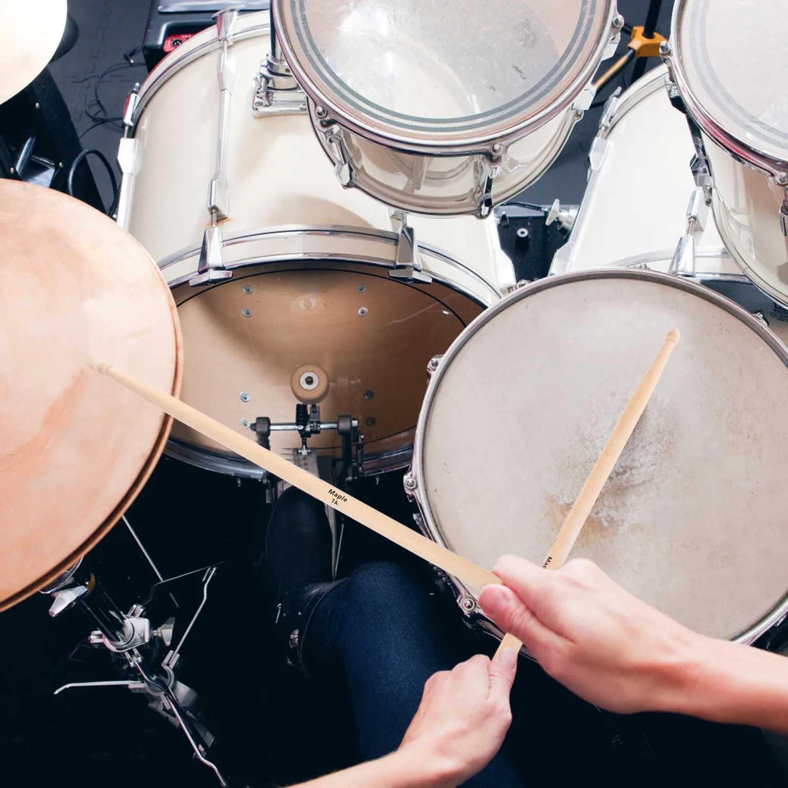 

2Pcs 7A Wood Drumsticks Lightweight Balanced Sticks for Daily Practice Band Performance Comfortable Grip Drumsticks Set