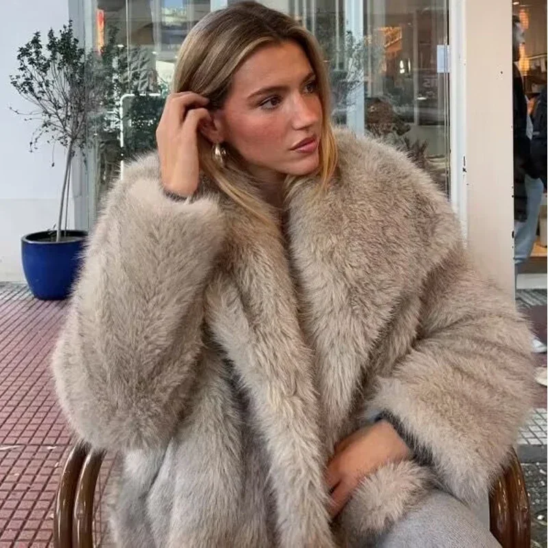 Manteau court en fausse fourrure de renard pour femme, fouet de fourrure haut de gamme, grand revers, peluche moelleuse, vêtements d'automne et d'hiver, mode