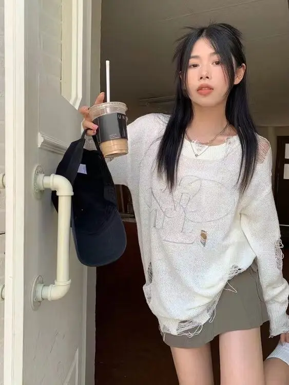 Korejpaa 얇은 수 놓은 중공 니트 스웨터 여성 가을 ​​새로운 한국 스타일 라운드 넥 긴 소매 찢어진 탑 풀 Femme