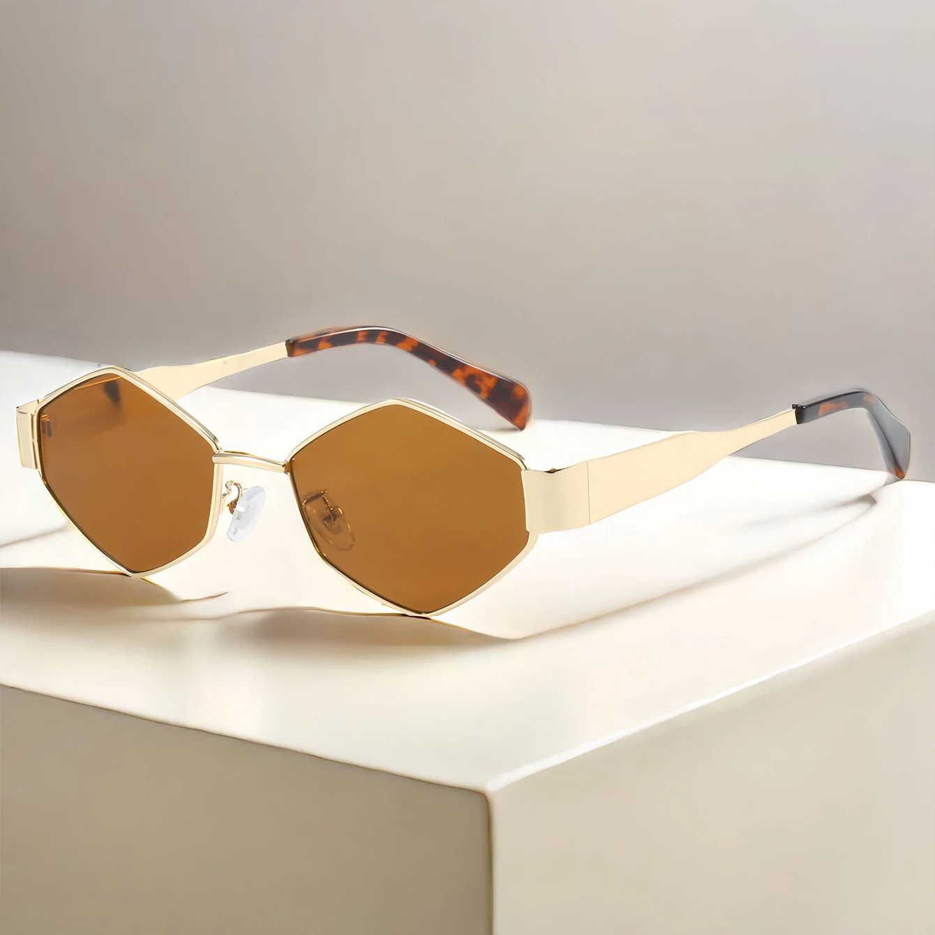 KAMMPT Vintage Women Sunglasses Men Brand Designer Sun Shades for Driving Decoration Oversize Green Sun Glasses UV Protection image 3
