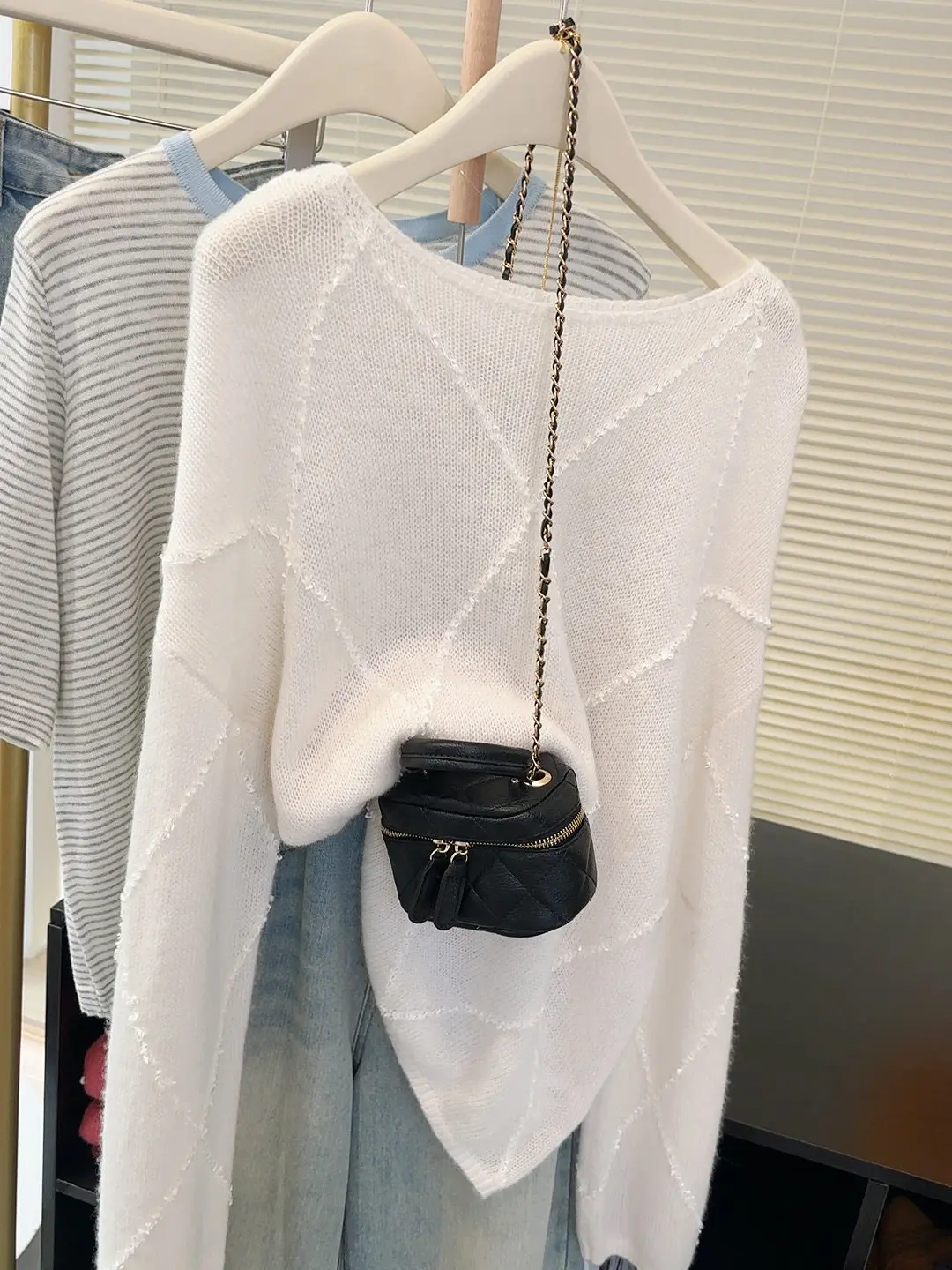 

Spring 2026 Women's Loose Fit Knitted Hollow out Long Sleeve White Diamond Patterned Top Fashionable Slimming Lazy Style