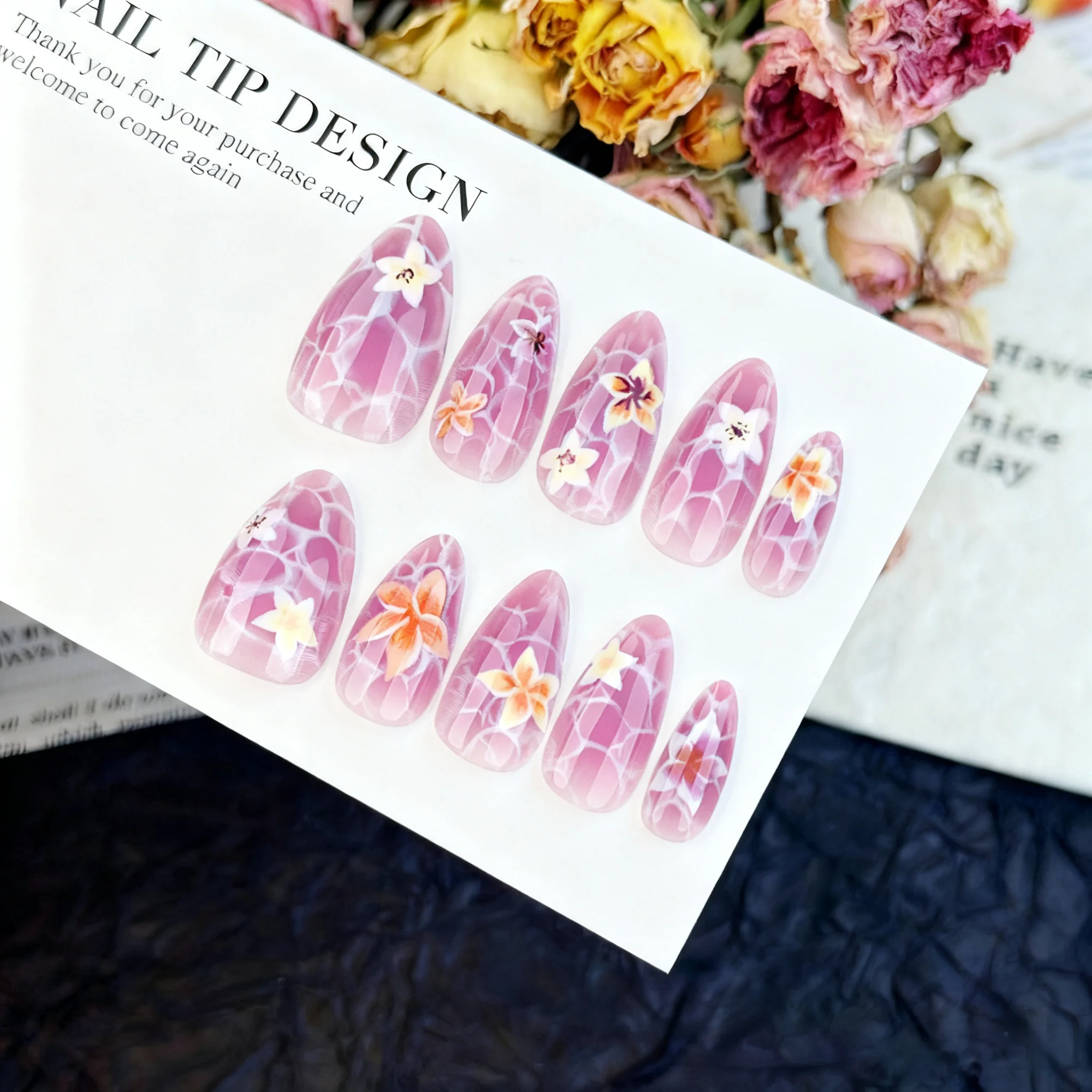 

24pcs Finished False Nail Flower Printed Short Almond Nails Set Press on Gradient Purple Fake Nail Datachable Summer Manicure