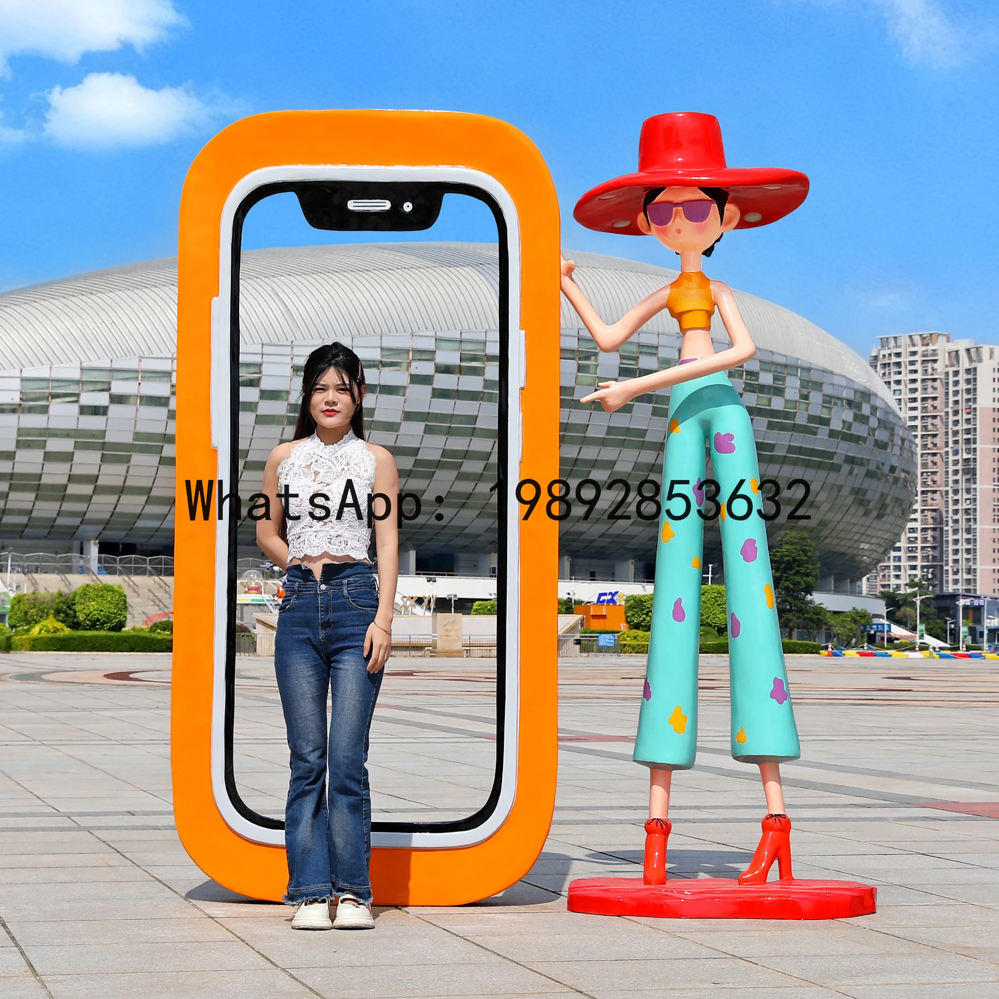 LYY Fashion Girl Fiberglass Figure Sculpture Solar-Powered Large Mall Clothing Store Decoration