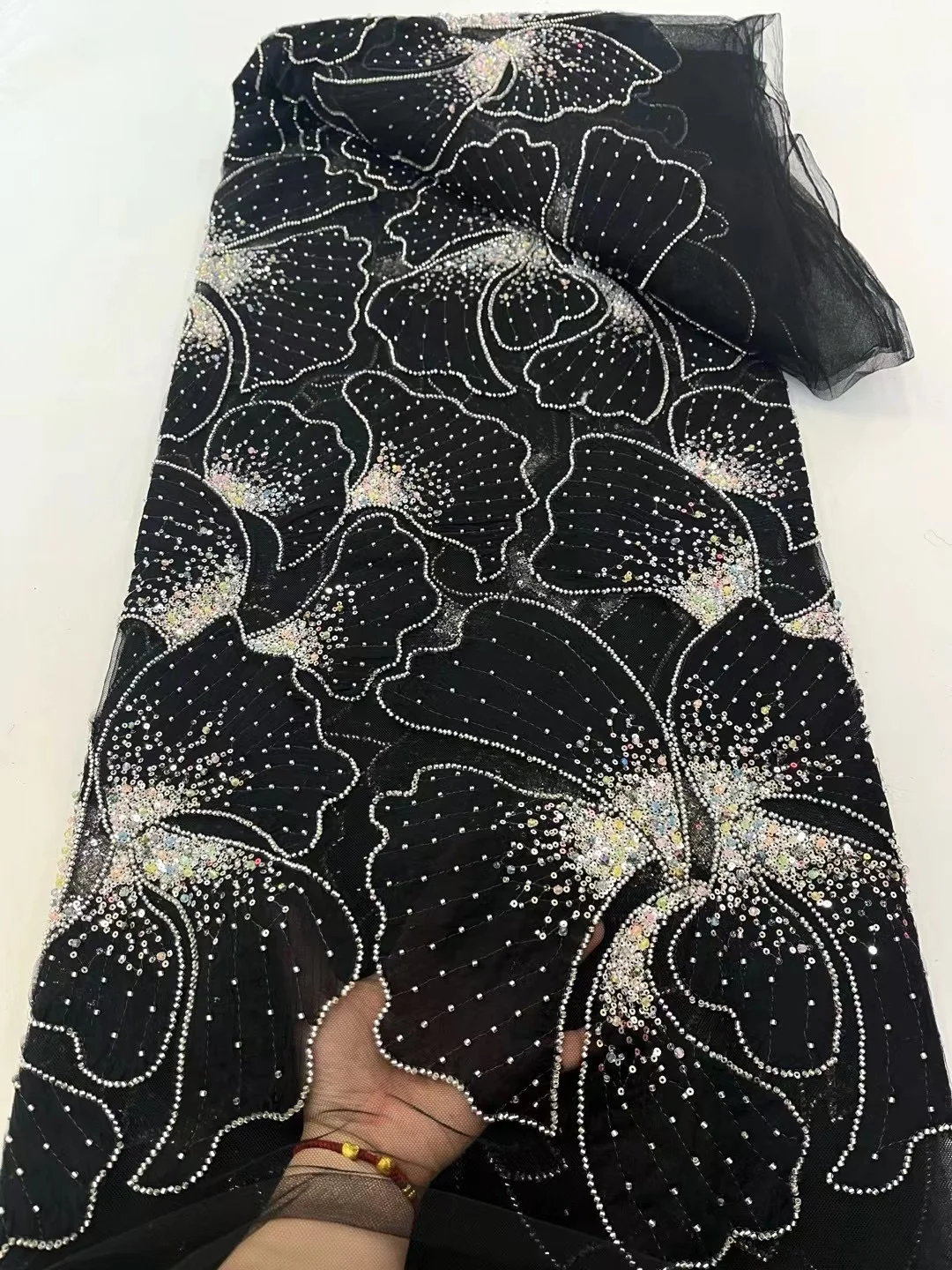 

Новейшее изысканное дизайнерское кружево ручной работы из Нигерии с вышивкой пайетками и бисером для вечерних платьев.