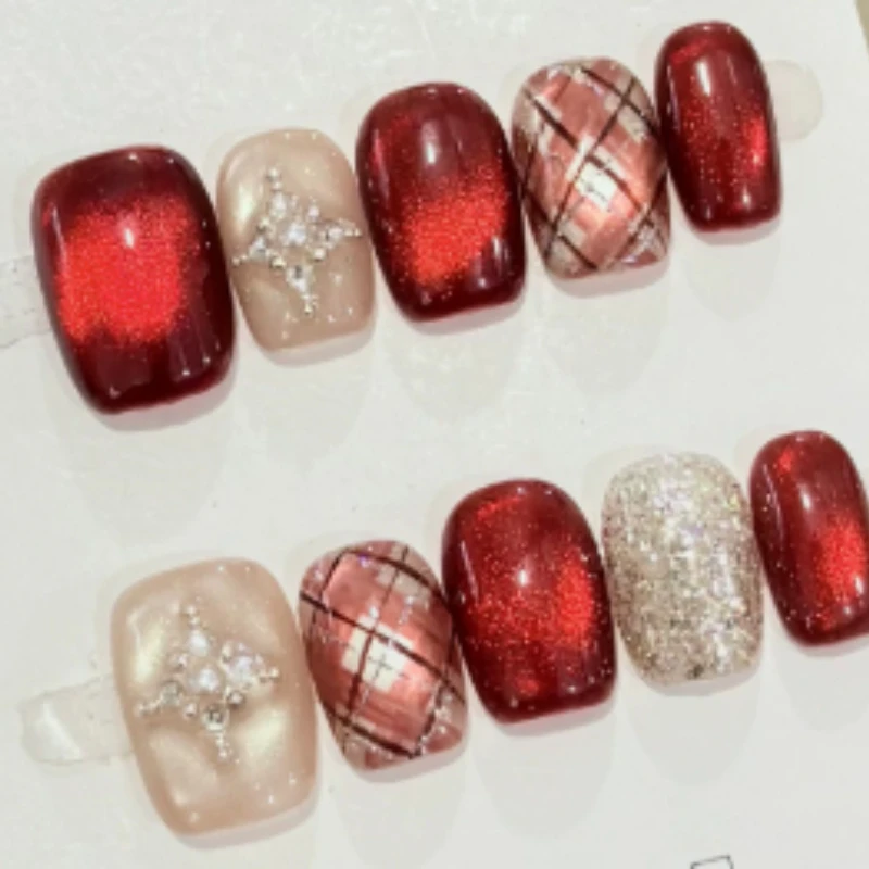 

10Pcs Handmade Nail Set: Red Short Cat-Eye Plaid Design with Diamond Accents Press-On Nail Tips Perfect for Gifting To Women