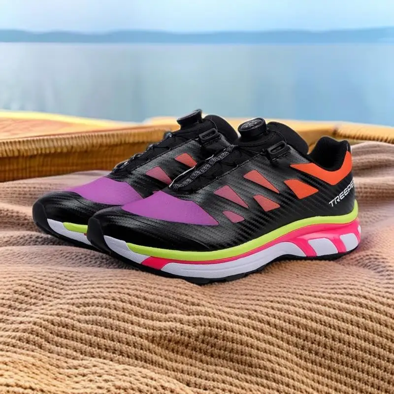 

Модные ретро-кроссовки, классический силуэт, возвращение тренда.