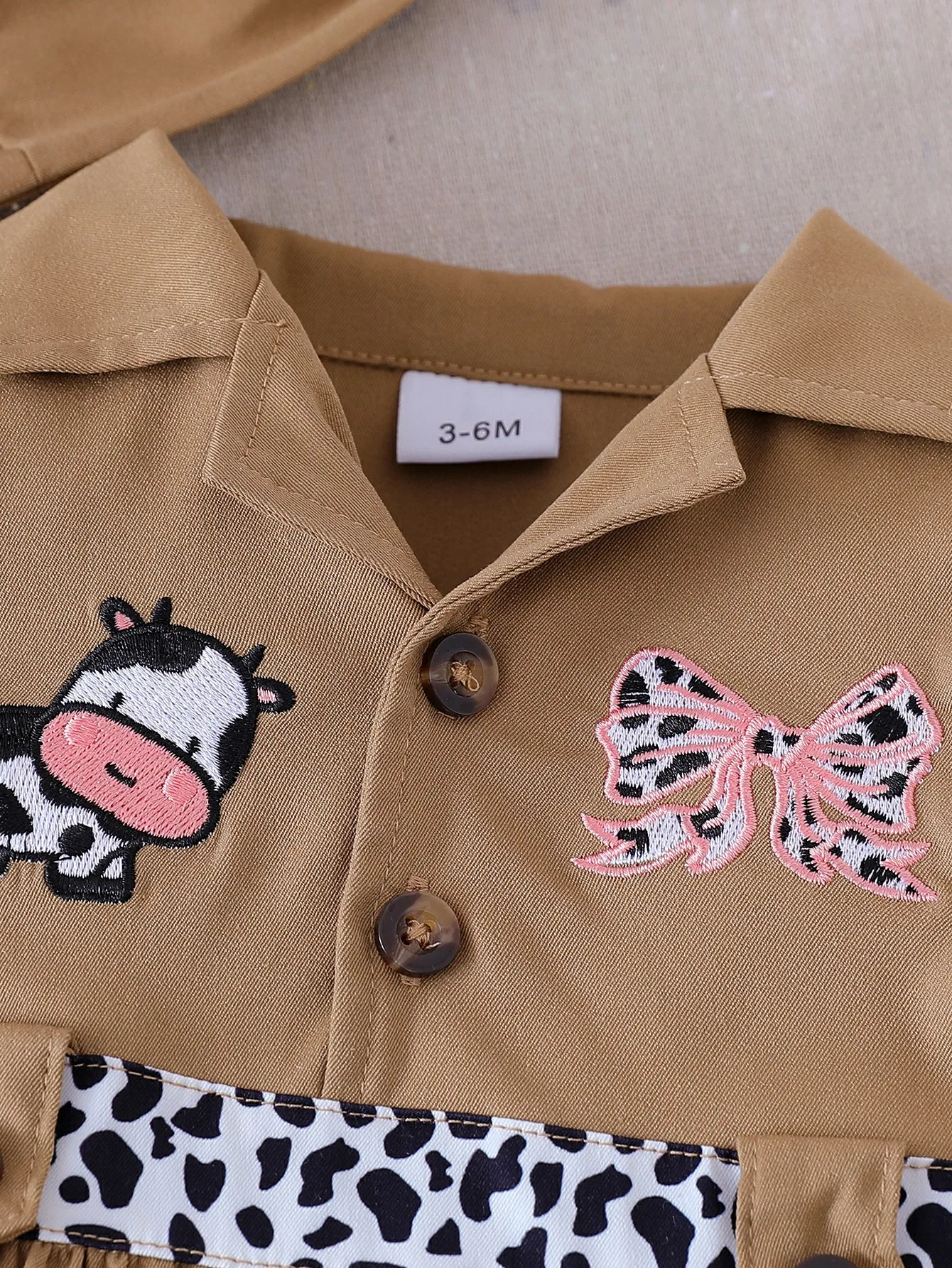 فستان غير رسمي متعدد الاستخدامات لصيف 2025 بلون نقي ومزين بالدانتيل مع قبعة شمس بلون نقي طقم مكون من قطعتين