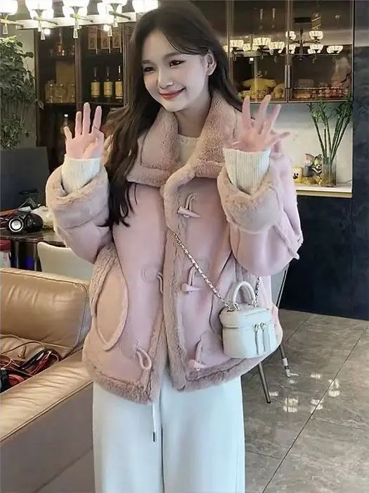 Casaco de Motocicleta Feminino em Camurça com Forro de Pele de Cordeiro, Design Novo e Elegante, Corte Reto, Gola Alta