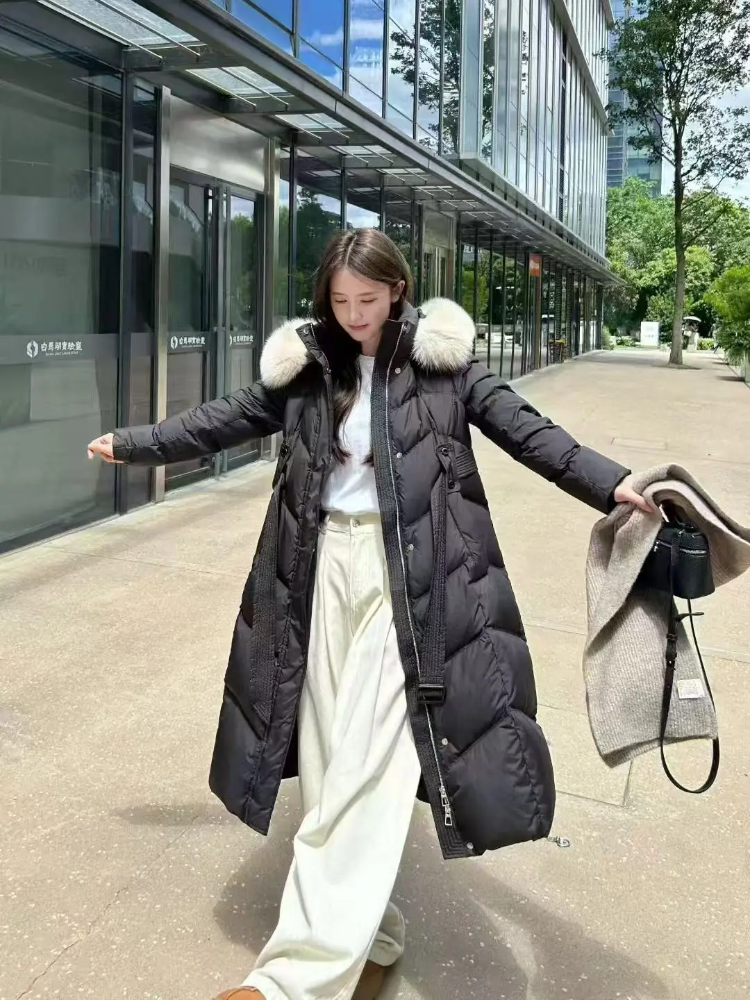 Winter Long White Duck Down Cold Proof Outwears Women Natural Fur Collar Hooded Down Jacket Female Warm Knee Length Down Jacket