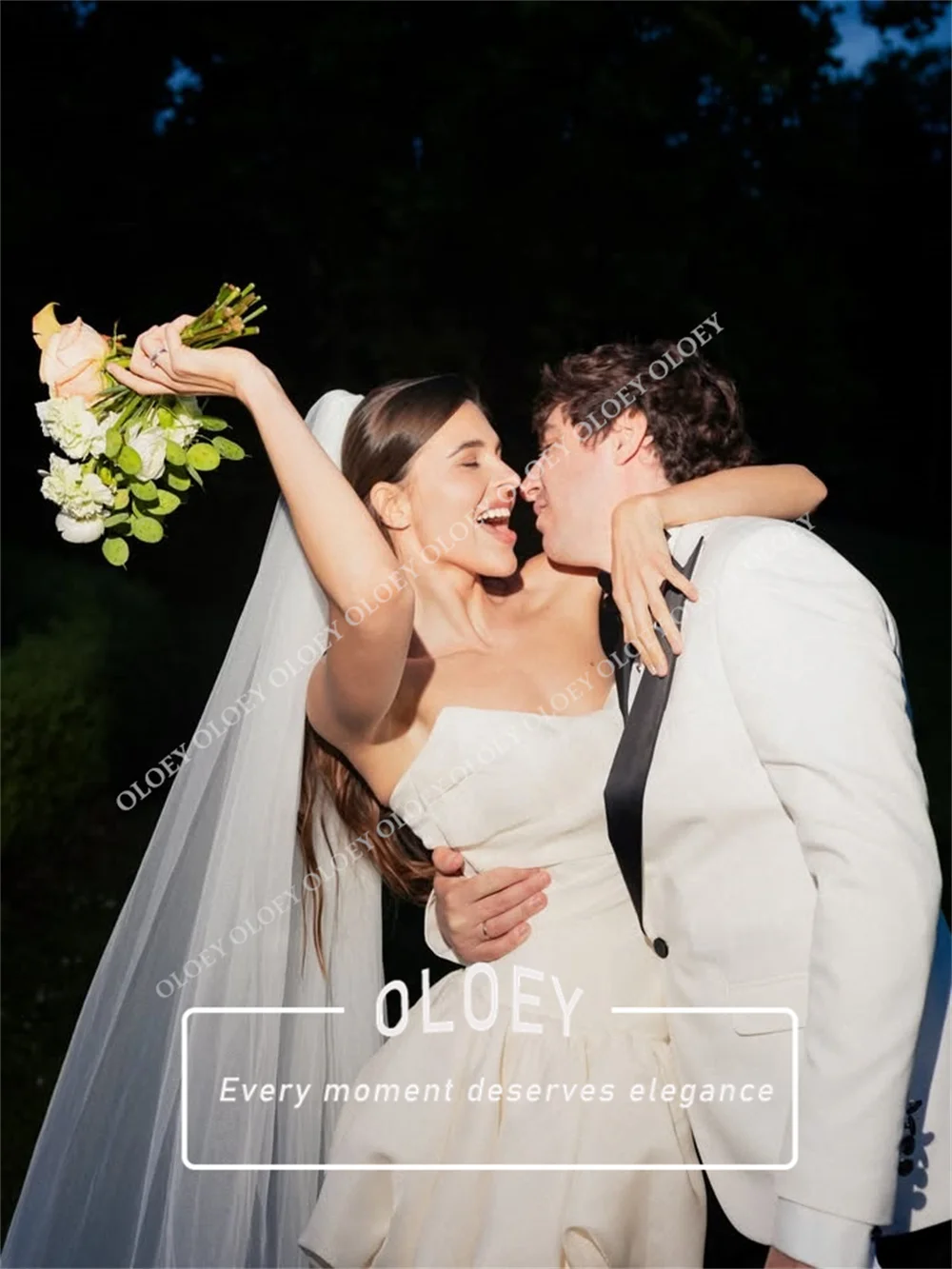 OLOEY Elegant Strapless Short Wedding Dress Pleated Soft Satin Puffy Mini Bridal Gown Customized Lace-Up Robe De Mariage