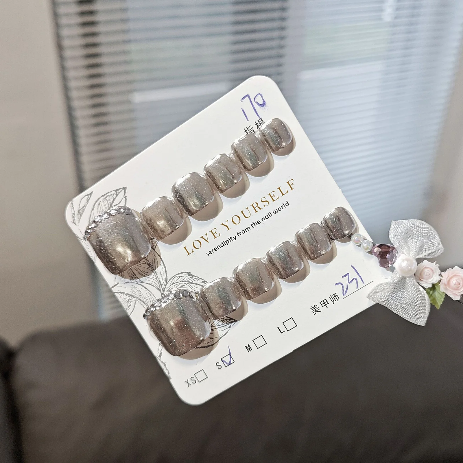 12枚入り ハンドメイド つけ爪 フットネイル シルバーミラー フェイクネイル サマー ショート スクエア オーロラ グリッター 付け爪 足用ネイル ウェアブル 取り外し可能