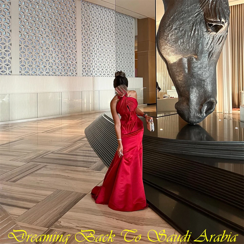 Customized Classic Red Satin Evening Dress Elegant Halter Sleeveless Celebrity Gowns Delicate Straight Court Train Party Dresses