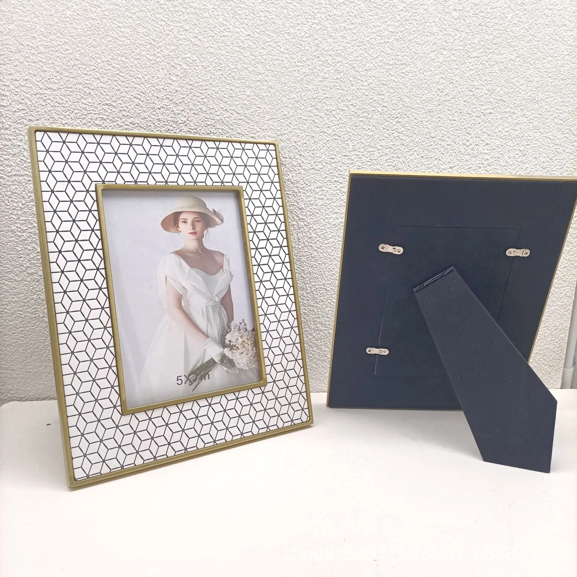 European Fashion Metal Leather Photo Frame Office Desktop Decoration