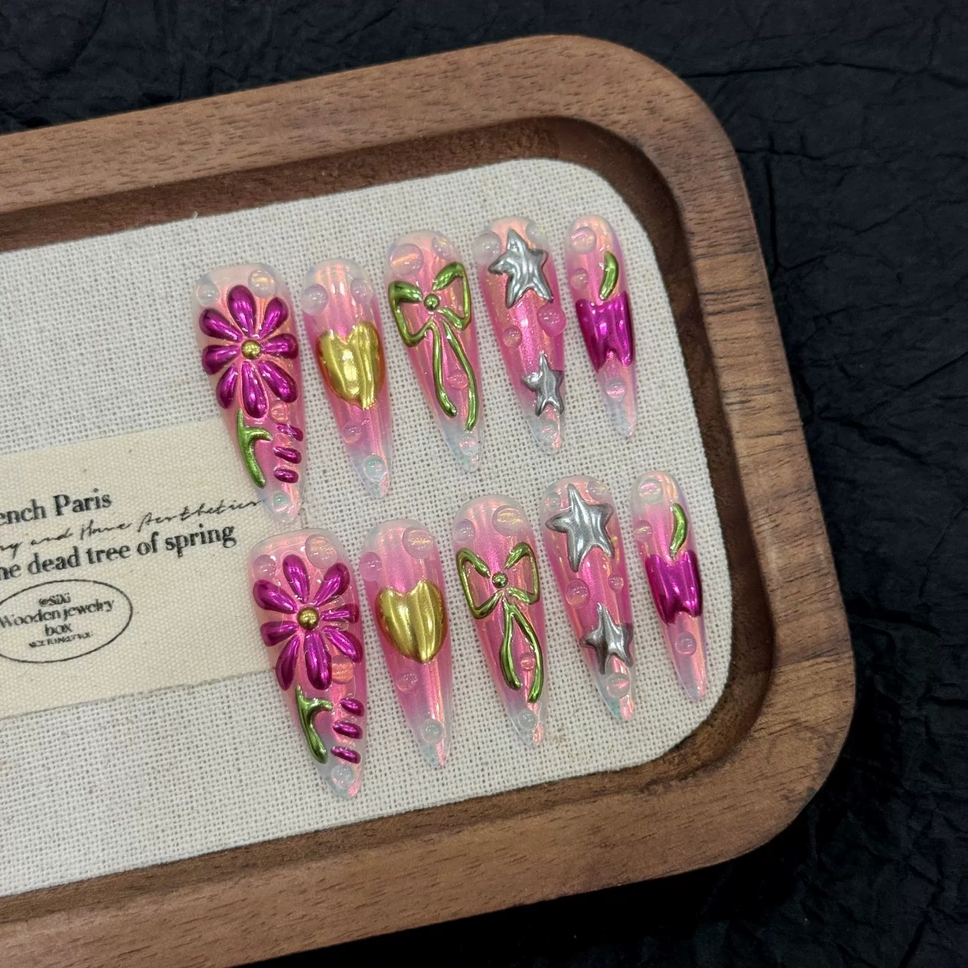 10 個プレスオン爪スパイシーガールマジックミラーパウダーアーモンド手作り付け爪 3D 花星装飾ロング付け爪ウェアラブル