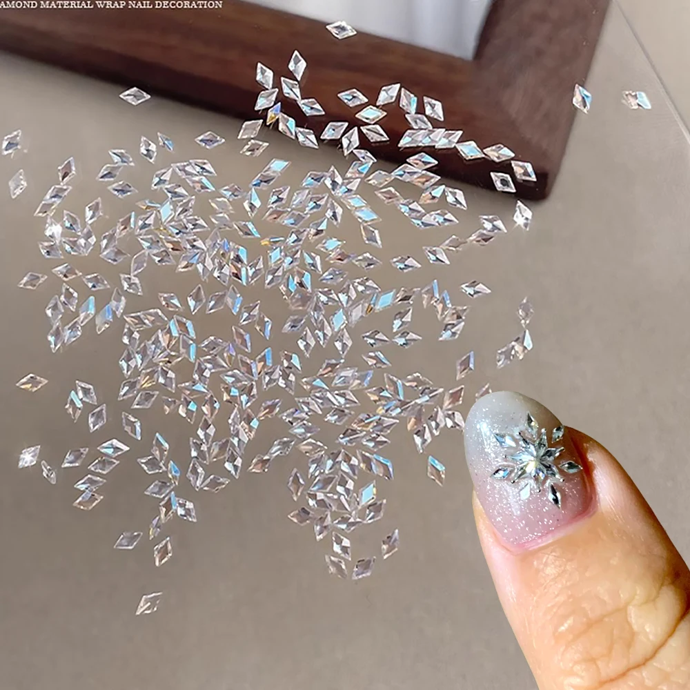 100個入り オーロラクリア菱形ジルコンネイルラインストーン スノーフレーク スプライシング ミニ ハイニーネイルアート ダイヤモンド スパークリー オーバル マニキュア ガラスジェム
