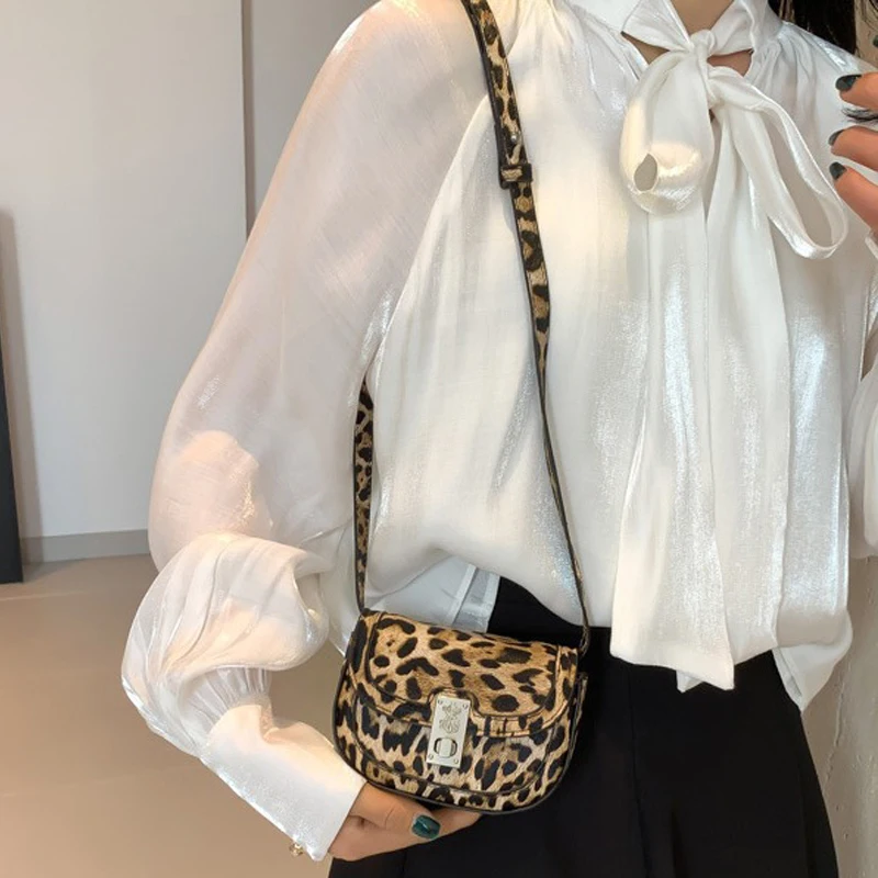 

2024 New Leopard Pattern Trendy Versatile Fashion Mini Change Lipstick Single Shoulder Diagonal Straddle Women's Bag