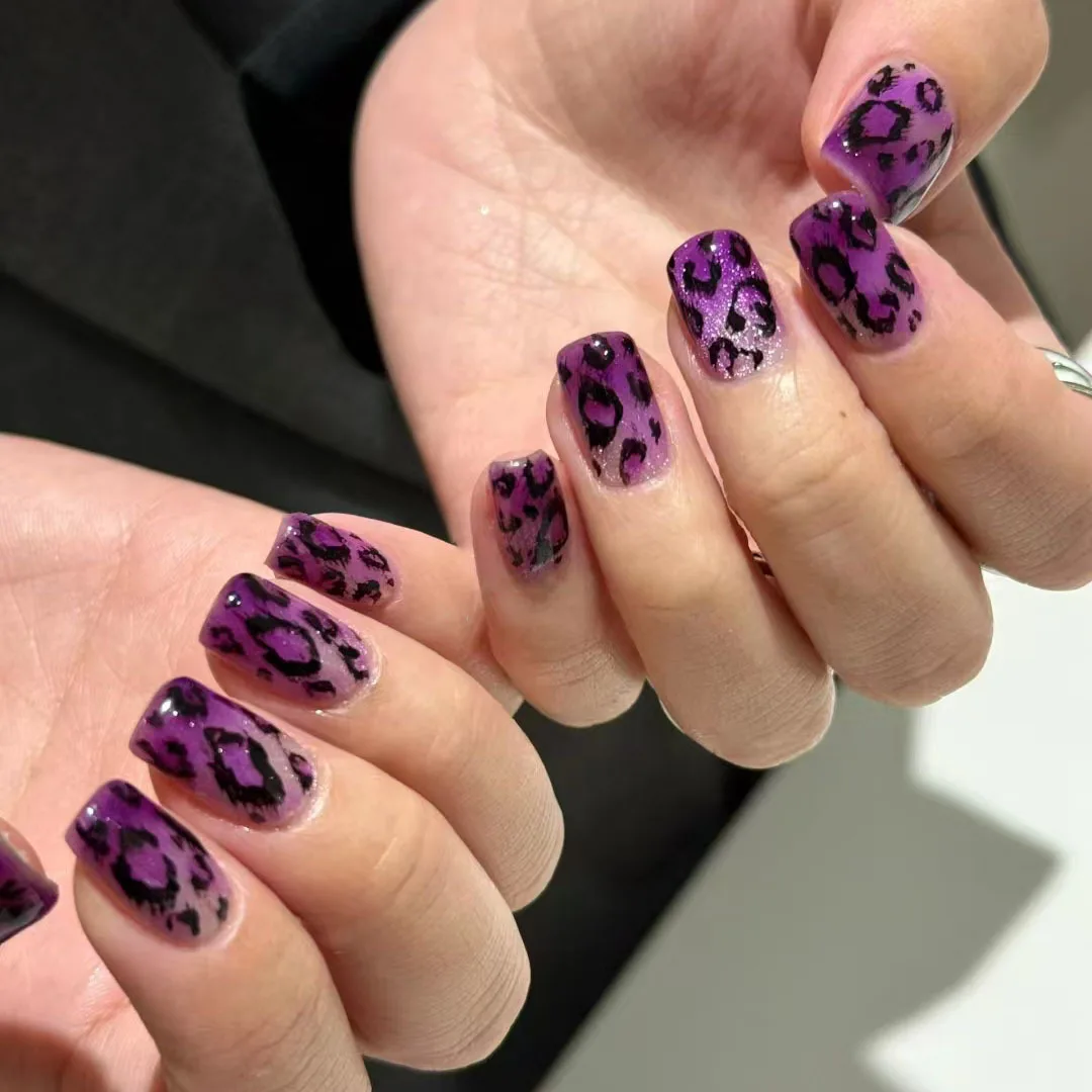 

24Pcs Short Square Head False Nail with Purple Leopard Print Cat's Eye Design Press on Nails Tips Reusable Full Cover Fake Nails
