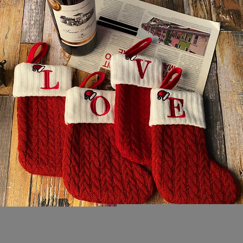 Grün/Rote Weihnachtsstrümpfe, gestrickte Weihnachtssocken 2026, Weihnachtsfeier-Dekoration, A-Z Buchstaben-Stricksocken, Navidad Neujahr 2027 – Detail 6