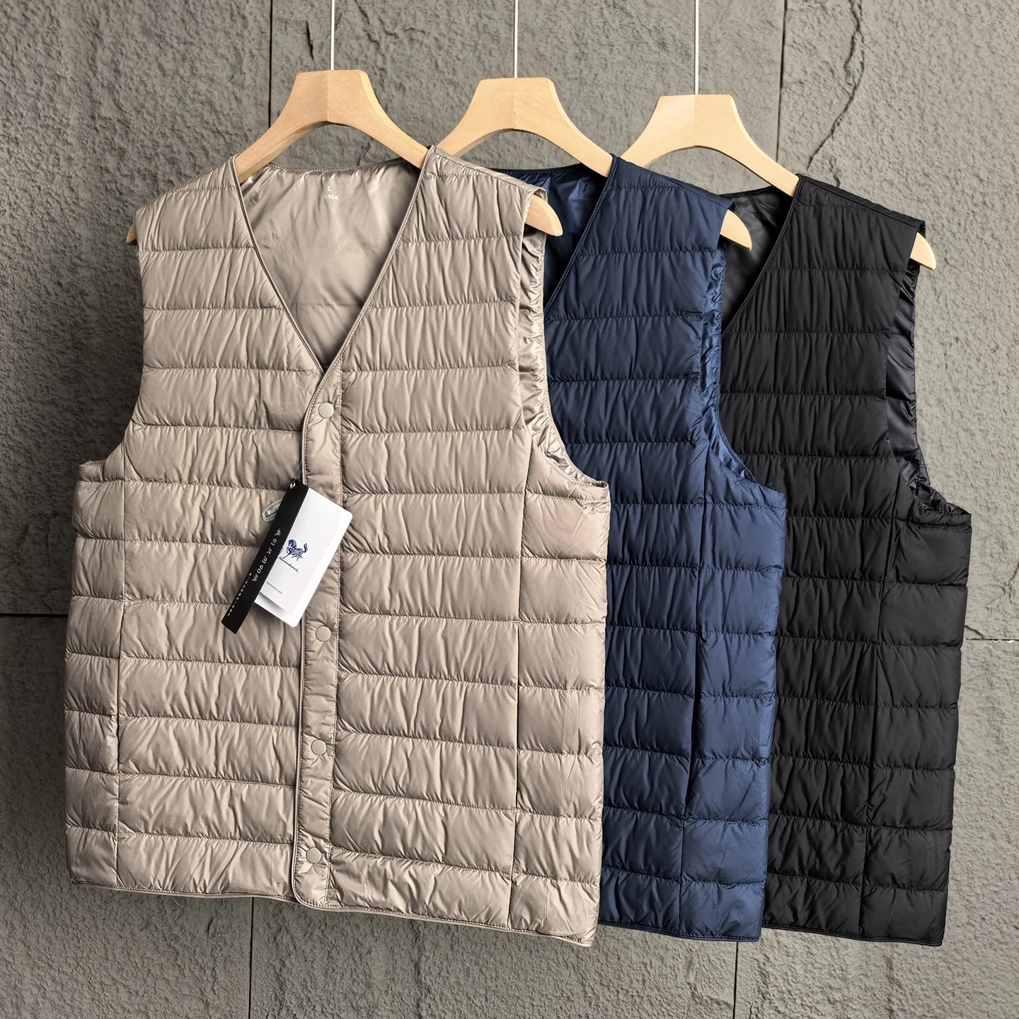 

Легкий теплый мужской жилет из 90% белого утиного пуха с V-образным вырезом, повседневный, приталенный, из полиэфирного волокна, мягкий, молодежный, для ношения под одеждой