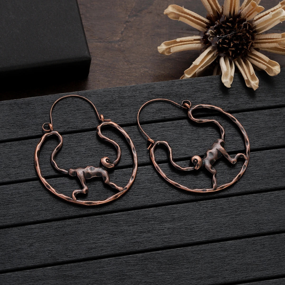 Green Bronze Metal Earrings Hollow Geometry Dangle Earrings for Women Ethnic Vintage Charm Jewelry Brincos Accessories