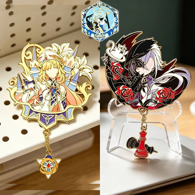 Insignias de Cosplay de Nicole Reeyn, el Doctor de Genshin Impact, Anime Il Dottore Arlecchino, Disfraces para Fiesta de Halloween, Pins Decorativos para Mochila