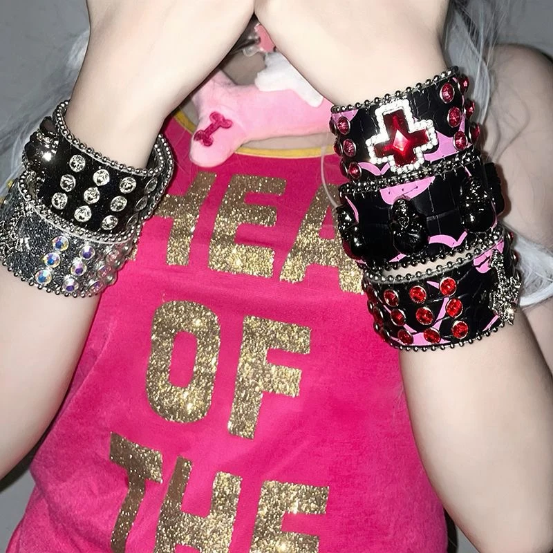 القوطية مجوهرات جلدية الأحمر كريستال الصليب سوار المرأة ريترو الجرونج الجمجمة سوار إكسسوارات الكورية الشرير السحر