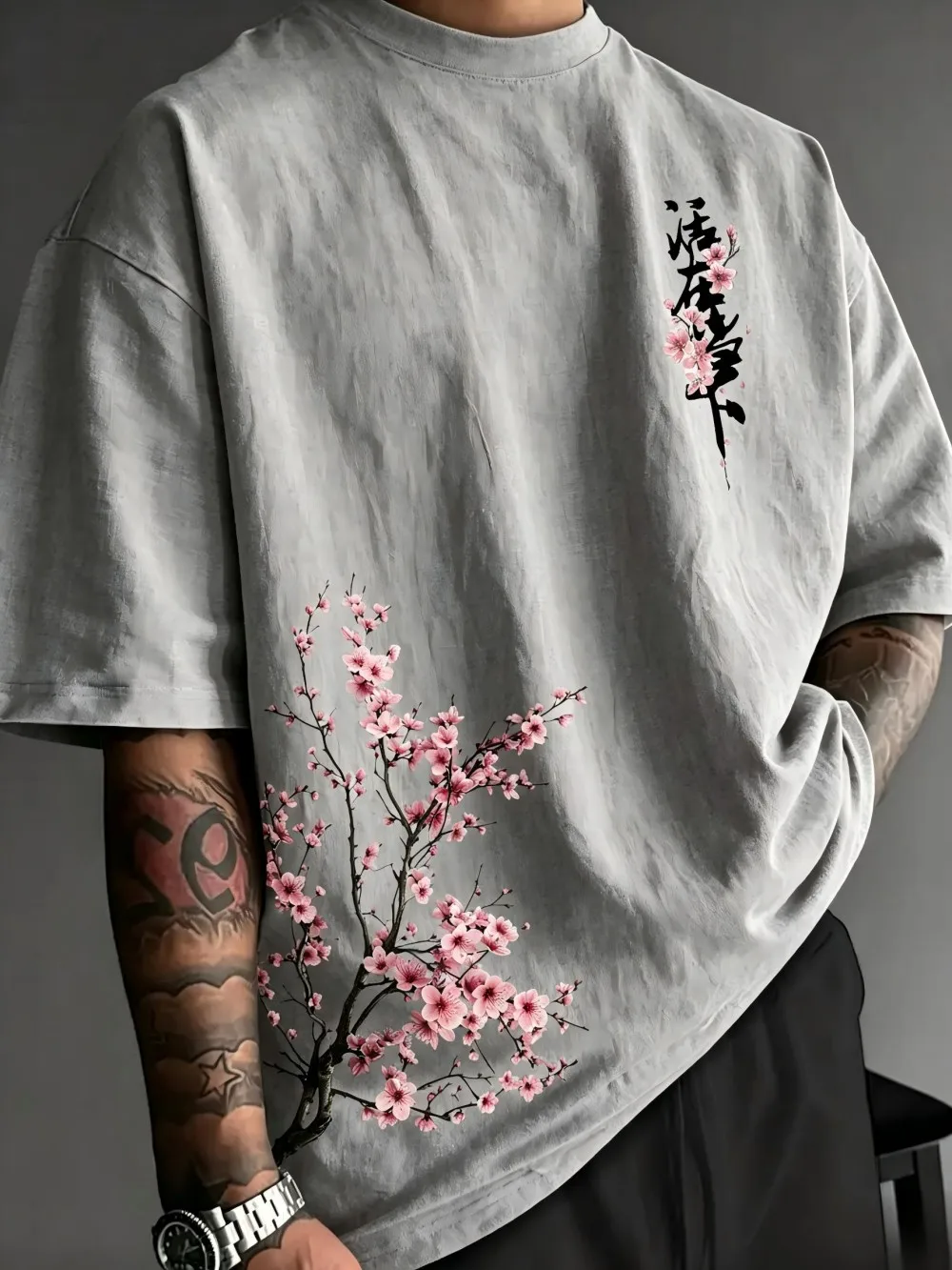 Neues amerikanisches Herren-Sommer-T-Shirt mit Kirschblüten- und Schriftzug-Print, mikroelastisch, atmungsaktiv, Rundhals, für Outdoor und Freizeit. – Detail 8