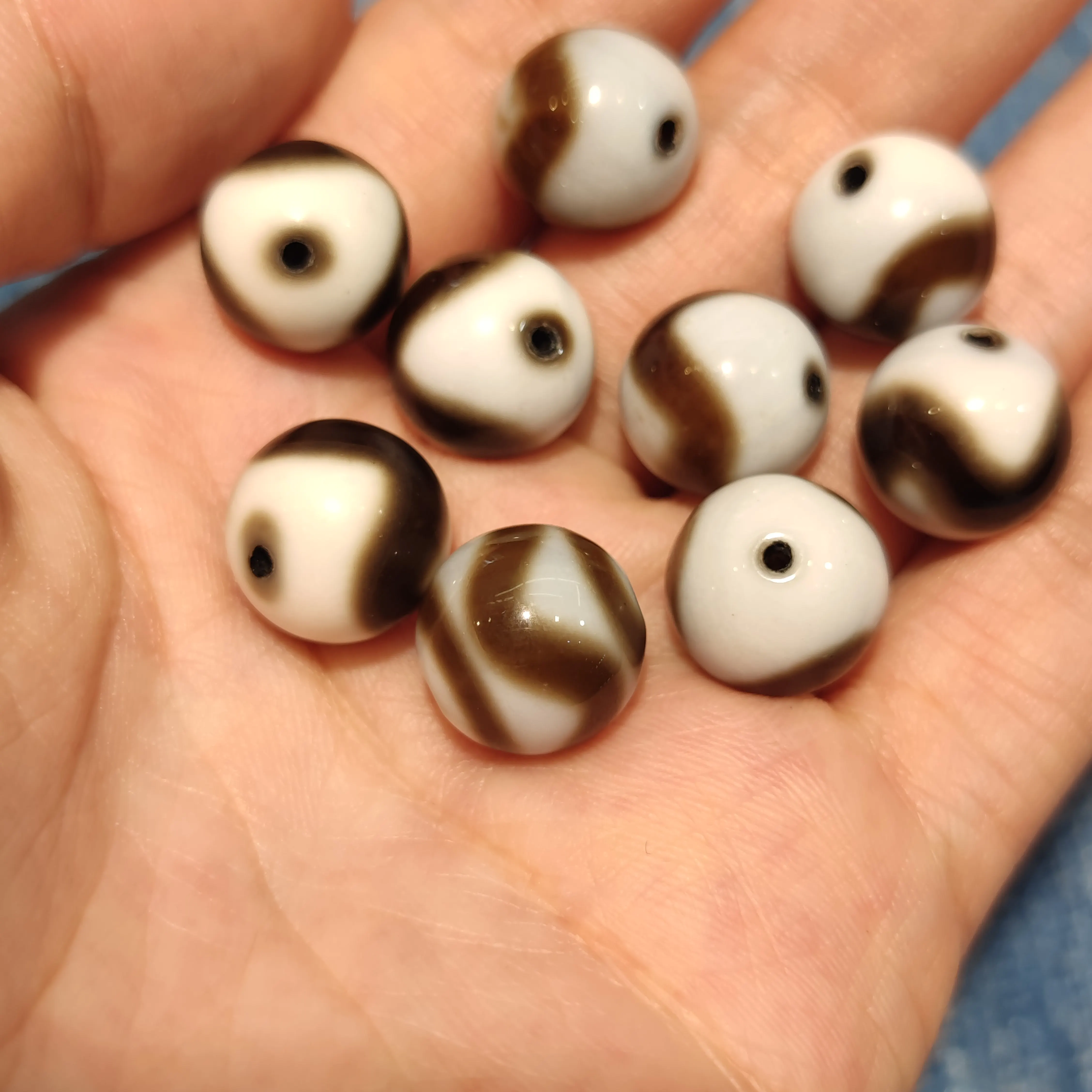 100pcs/lot natural/tiger tooth pattern/old agate dzi wholesale Black and white round bead Weathering lines Rare breeds 12mm diy