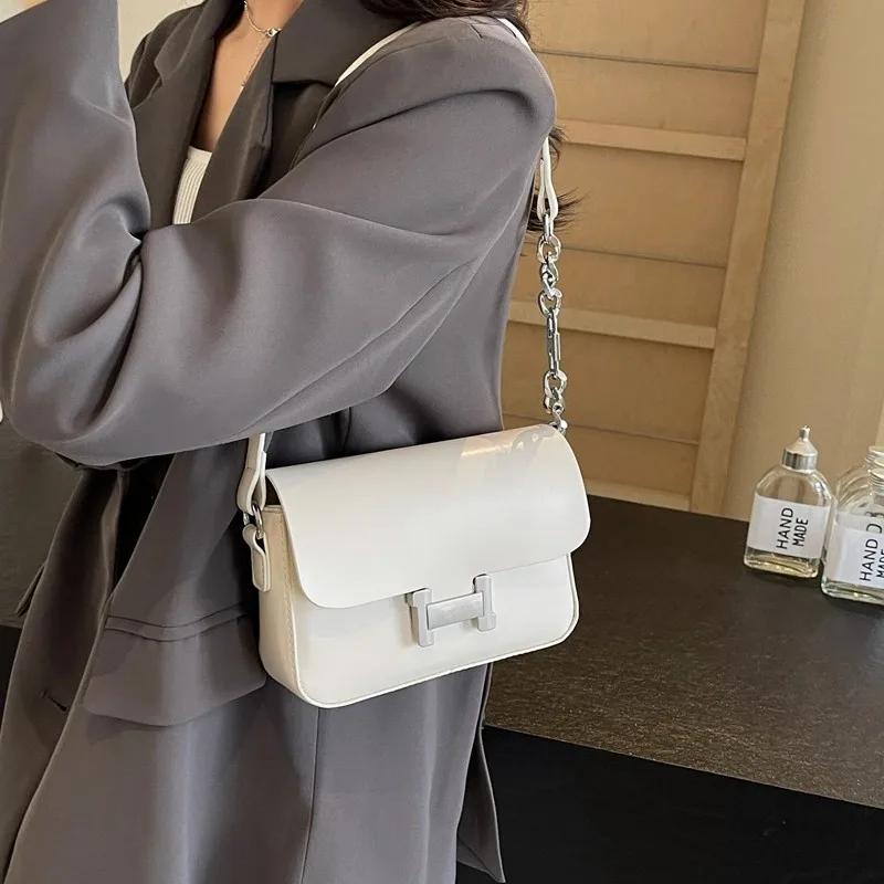 

Знаменитый модный кошелек с буквенным логотипом, элегантная сумка через плечо из искусственной кожи с цепочкой, модная маленькая квадратная сумка